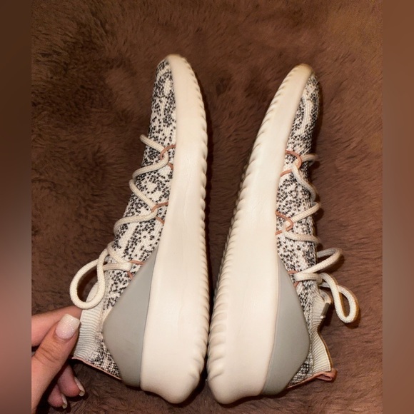 Adidas women’s Ultimamotion Running shoes White Grey cloud foam 9.5 athletic gym - Picture 5 of 9